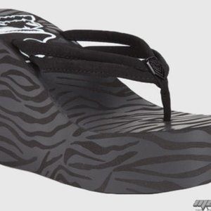 Metal mulisha platform sandals size 9